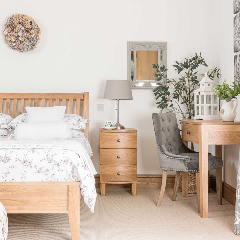 Home square contemporary 3 piece bedroom set with two nightstands and 8 drawer double dresser in oak and white gloss. oak bedroom sets bedroom furniture