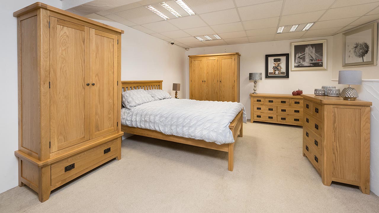 Chester Oak Bedroom Furniture