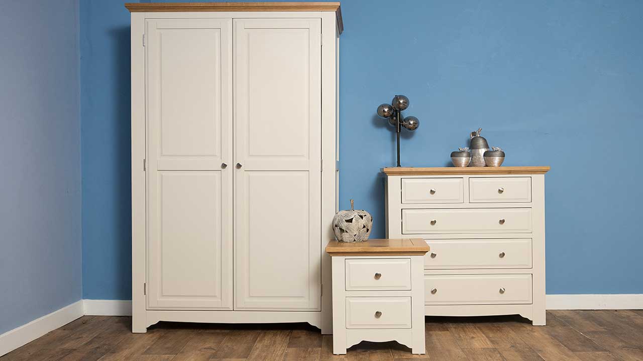 Lily Oak Furniture in Ivory Painted