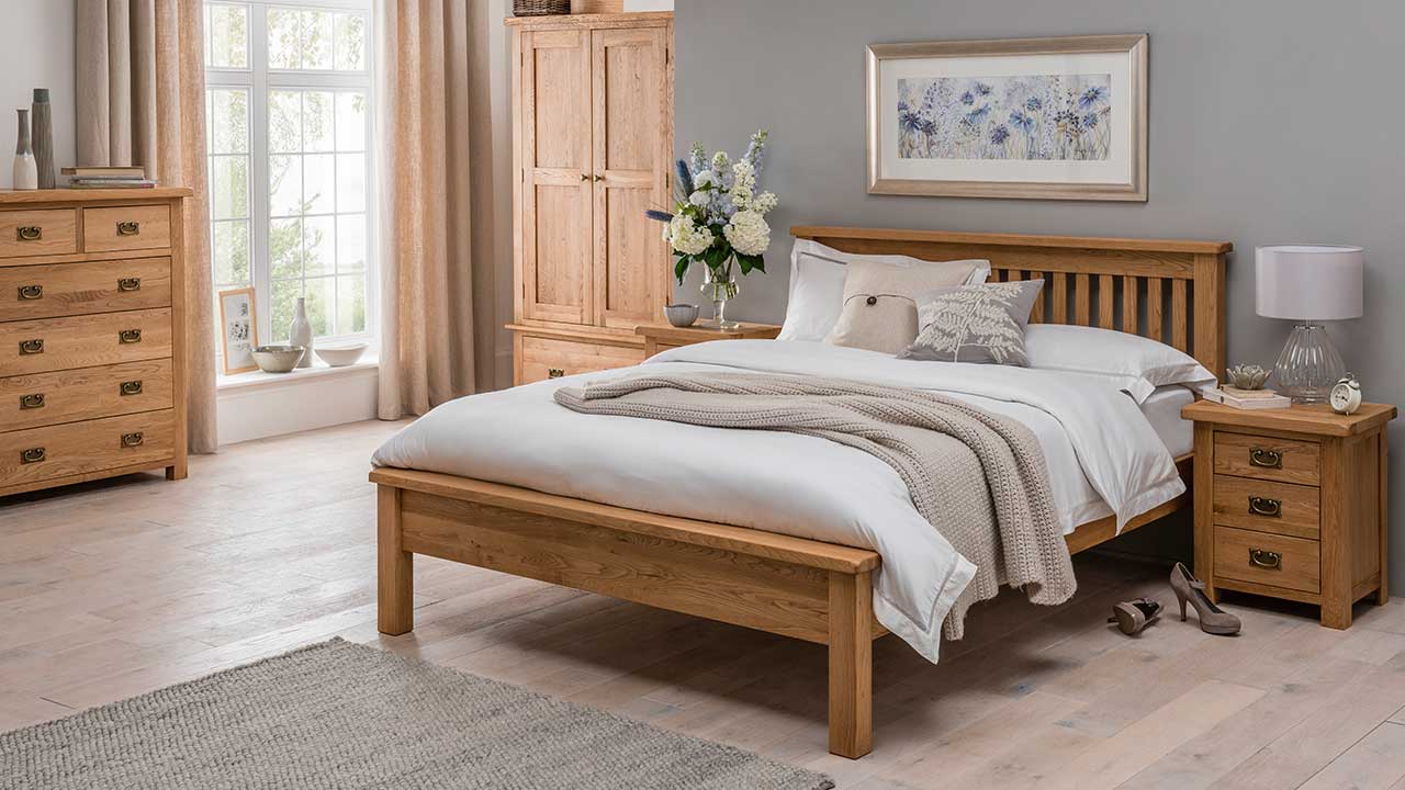 Windsor Oak Bedroom Furniture