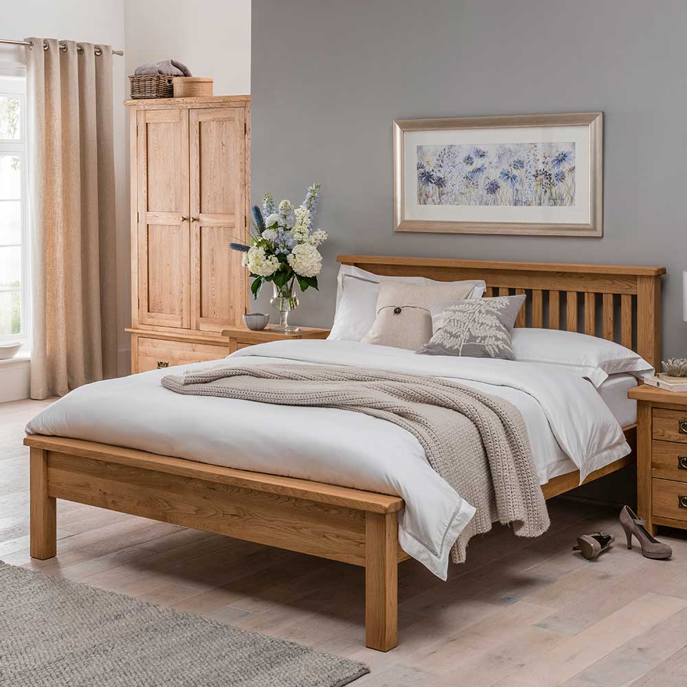 Windsor Oak Bedroom Furniture