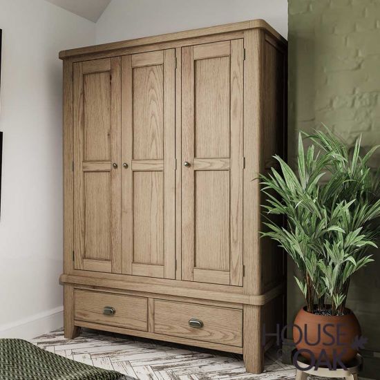 Chatsworth Oak 3 Door Wardrobe