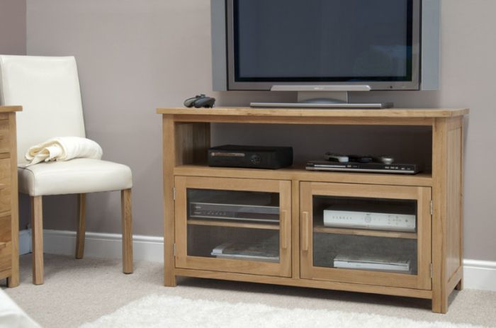 Solid oak entertainment shop center with doors