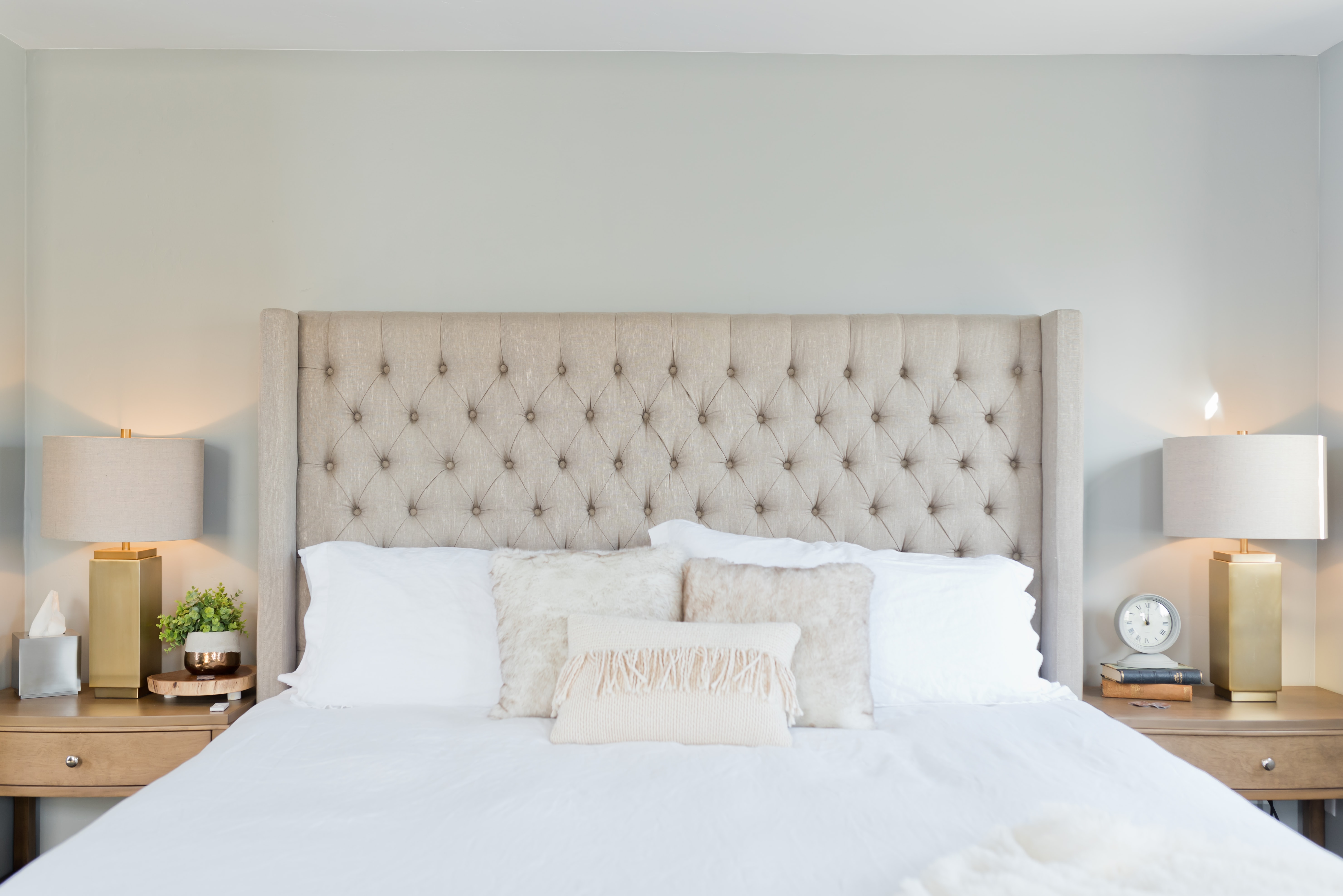 How to Design a Feng Shui Bedroom, According to Experts