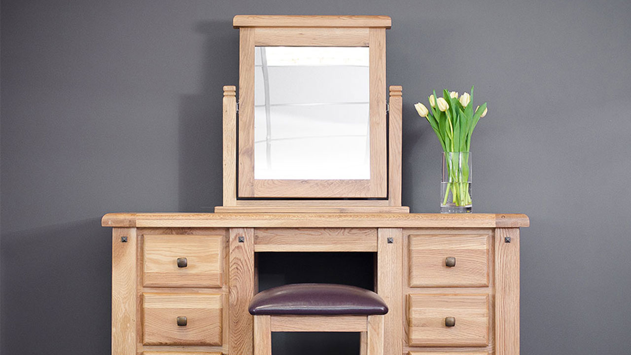 dark pine dressing table