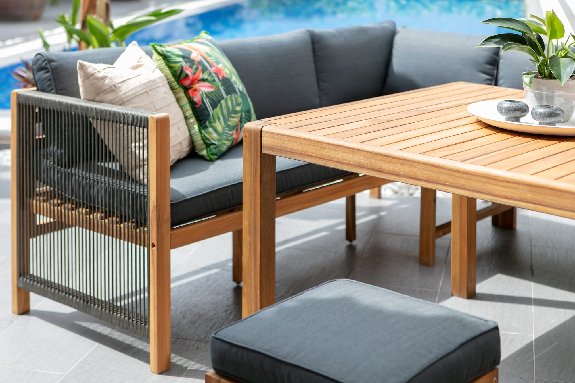 Oak Garden Furniture - Weather-Resistant Outdoor Oak Dining Sets