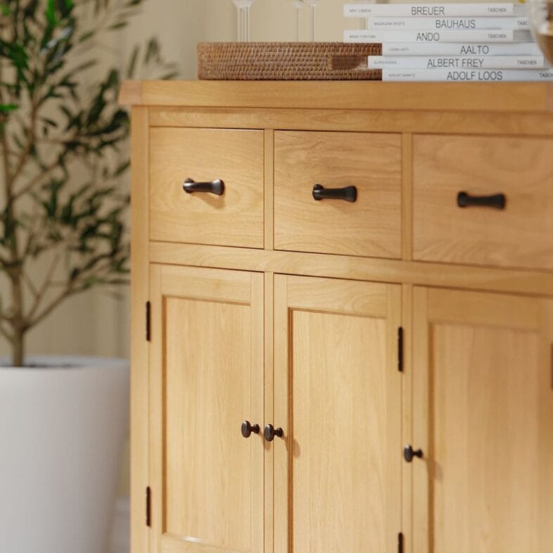 Canterbury Oak 3 Door 3 Drawer Sideboard - Image 4