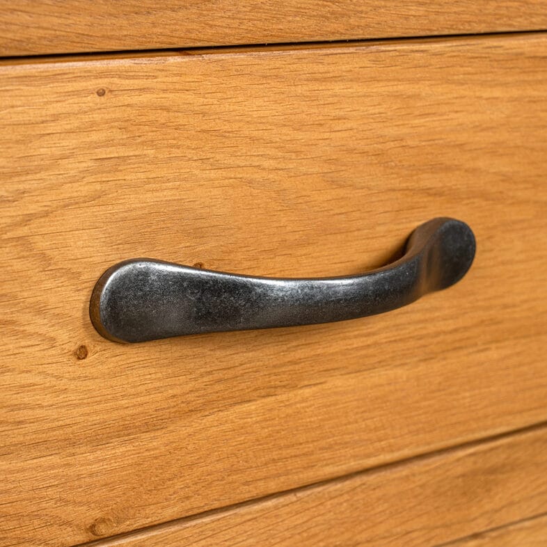 Canterbury Triple Wardrobe With Drawers detail 2