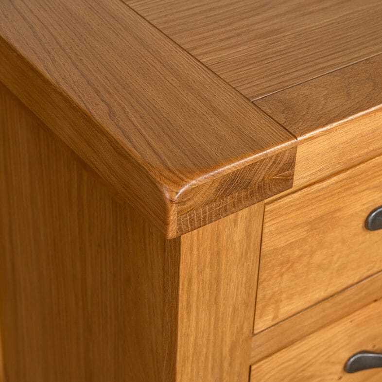 Canterbury Triple Wardrobe With Drawers detail 3