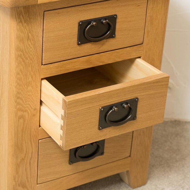 Chester Oak 3 Drawer Bedside Cabinet - Image 5