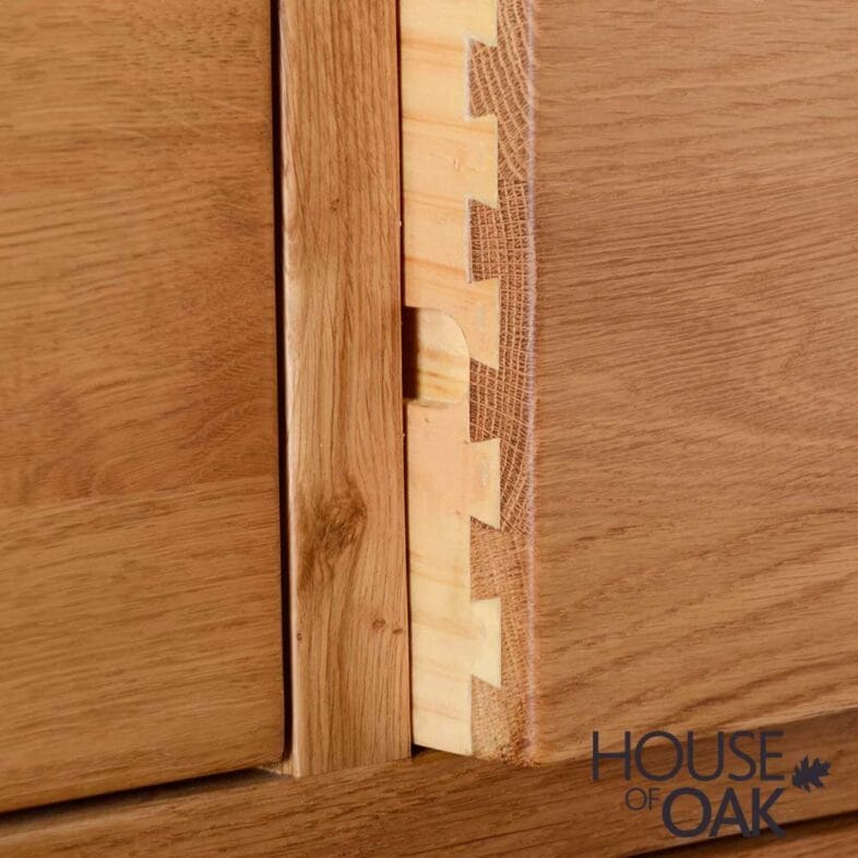 Keswick Oak 3 Door 3 Drawer Sideboard - Image 3