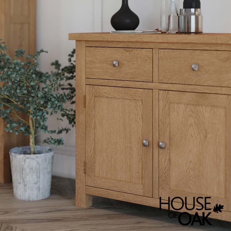 Keswick Oak 3 Door 3 Drawer Sideboard - Image 8