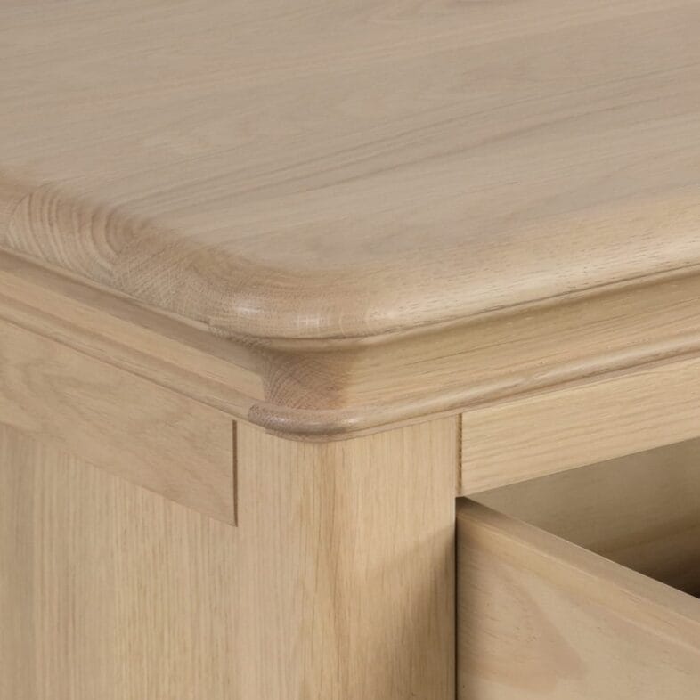 Cornwall Oak 3 Drawer Compact Bedside Cabinet - Image 6