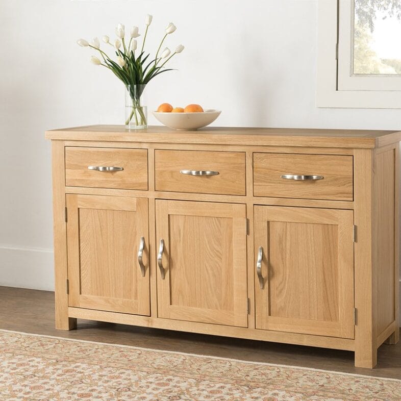 Valencia Oak 3 Door Sideboard LS